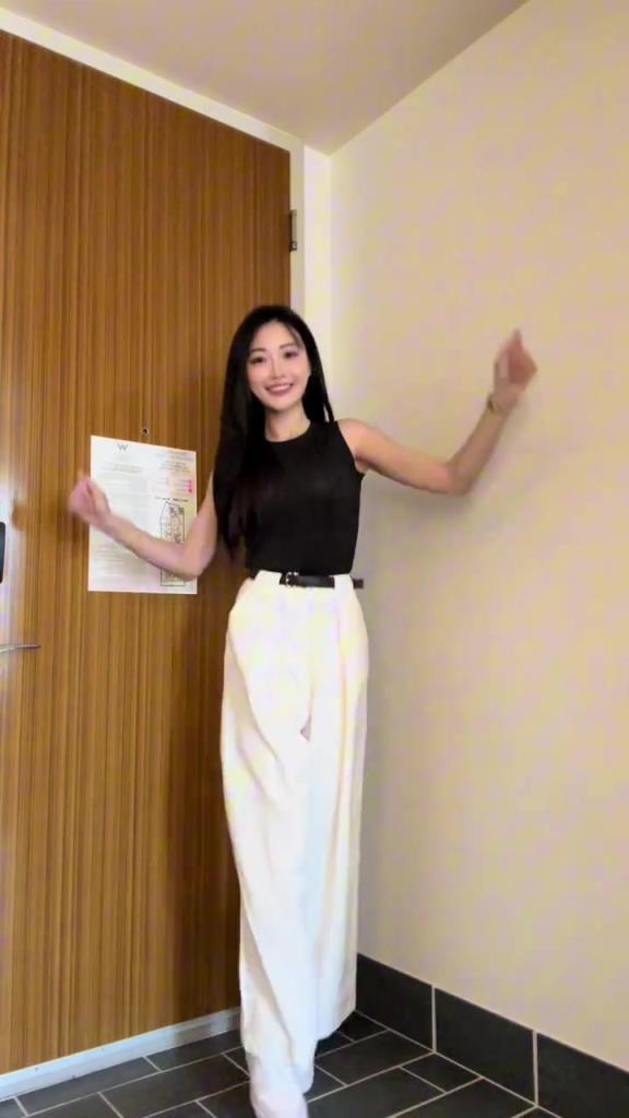 孟超曬自拍：常規(guī)賽正式收官啦，咱們季后賽見啦！